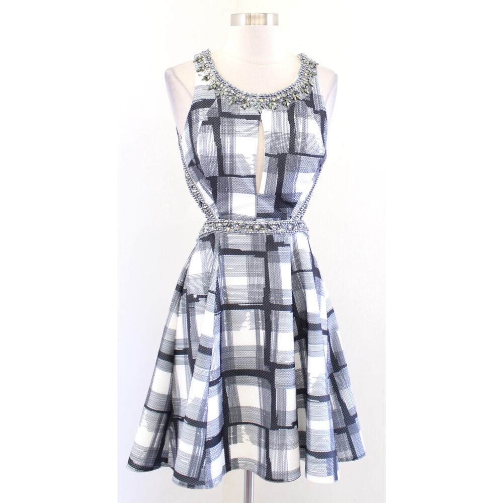 JVN Jovani Plaid Beaded Open Back Party Prom Homecoming Dress Size 4 Gray White